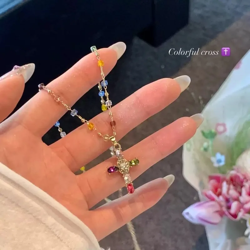 2026 Internet-famous popular color cross crystal necklace for women, niche design, super sparkling zircon, collarbone chain