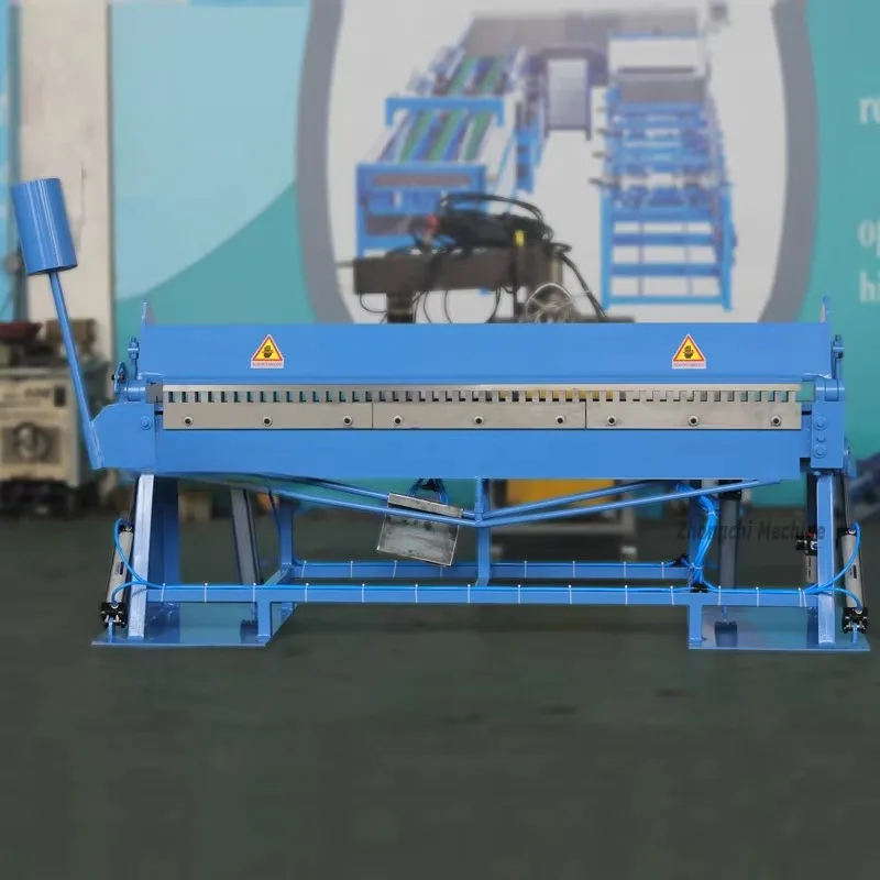 Mała, prosta, pneumatyczna, zwykła maszyna do składania płaskiego, z półzębami, do produkcji rur kwadratowych, z ręcznym sterowaniem.