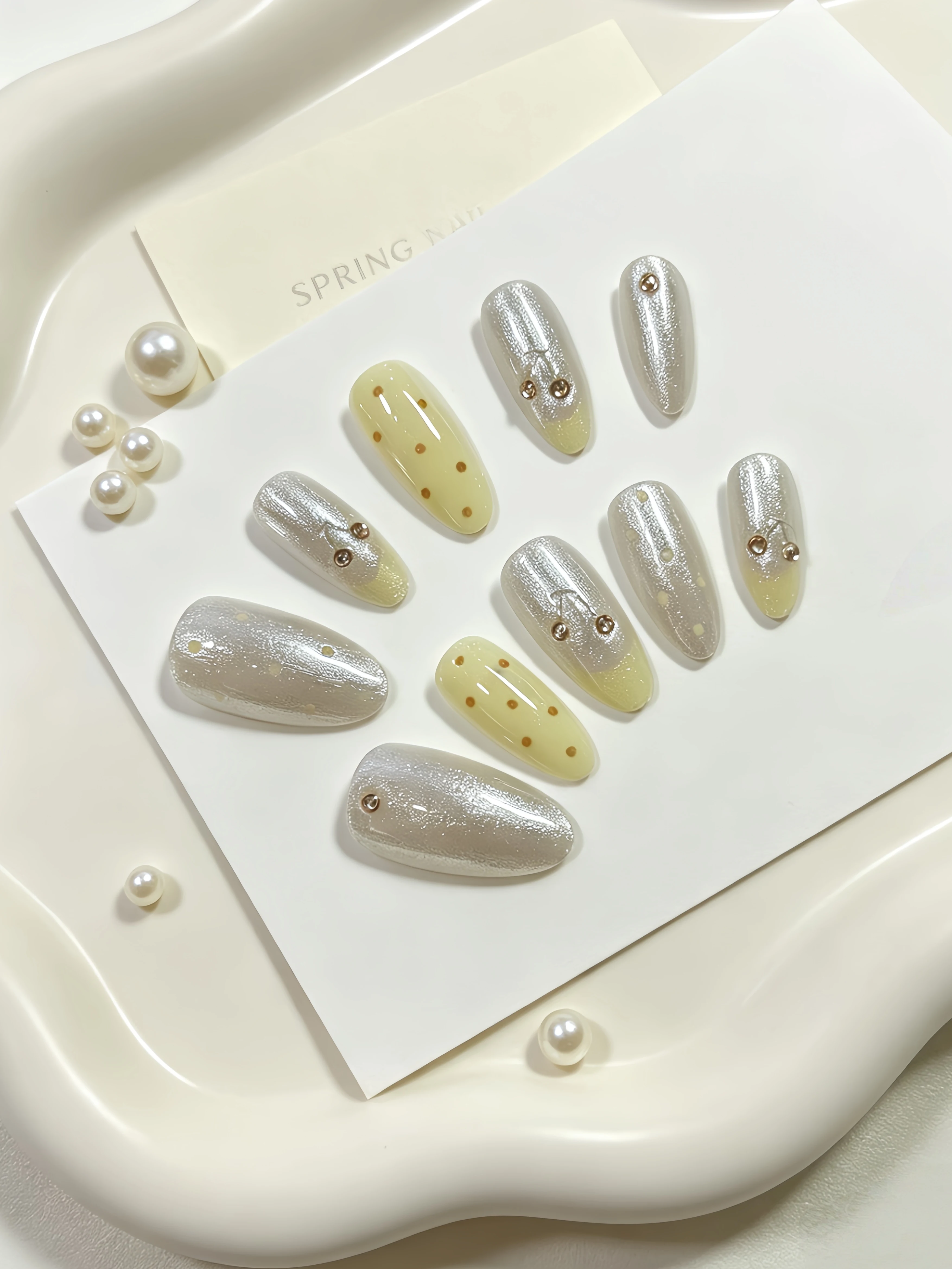 10-Piece Almond-Shaped Nails, Nude White and Creamy Yellow Dual-Tone Long Press-On Fake Nails, Hand-Painted Gold Bead and Cherry Polka Dot Nail Art Stickers, Elegant and Simple Style for Commuting, Versatile for School, Korean-Style Ins-Style Fake Nails, Age-Reducing and Gentle Style, Simple and Exquisite Birthday Nail Art for Girlfriends