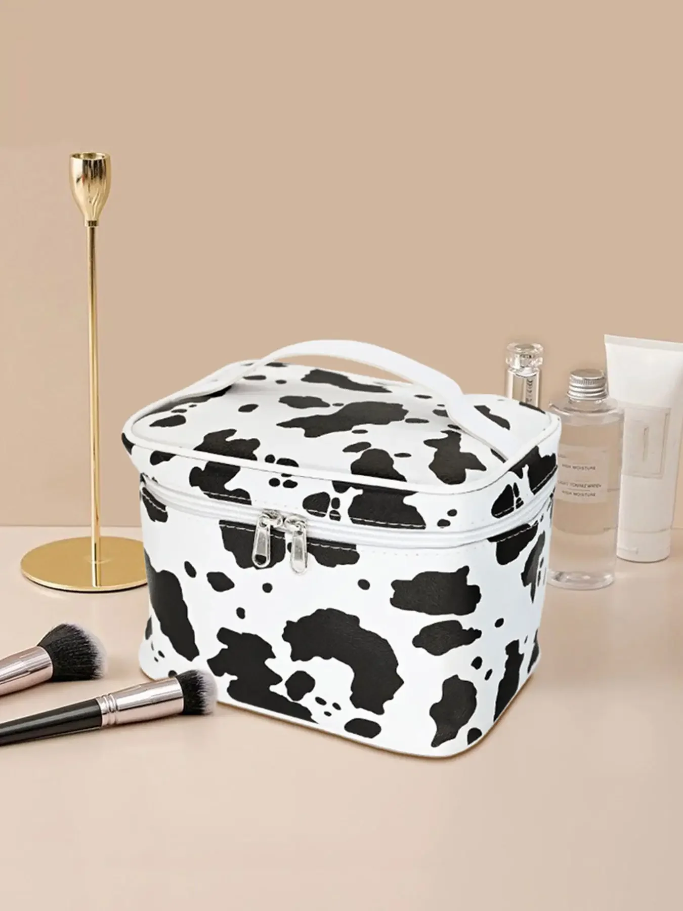 One Piece Cow Pattern Cosmetic Bag, Waterproof Travel Large Capacity Toiletry Bag, Portable Cosmetic Storage Bag