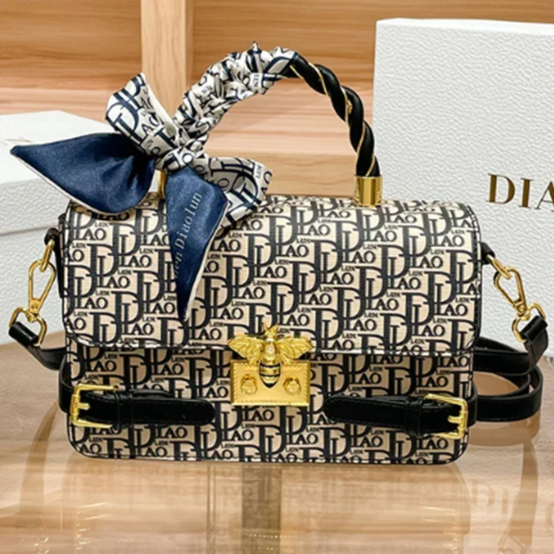 

2025 New Ladies Bag Street Trend Niche Bee Shoulder Fashion Crossbody Handbag Small Bag Large Capacity Casual