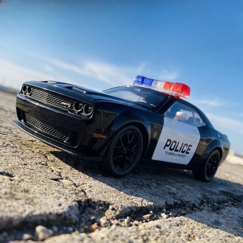 Simulation 1:32 Dodge Hellcat Police Car Die-Cast Model Pull-Back Sound and Light Collection Ornament Alloy Miniature Voiture