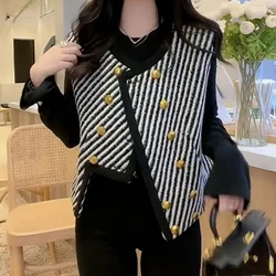 Small fragrant wind vest coat women's autumn fashion unique stripes outside the temperament Joker double-breasted vest.