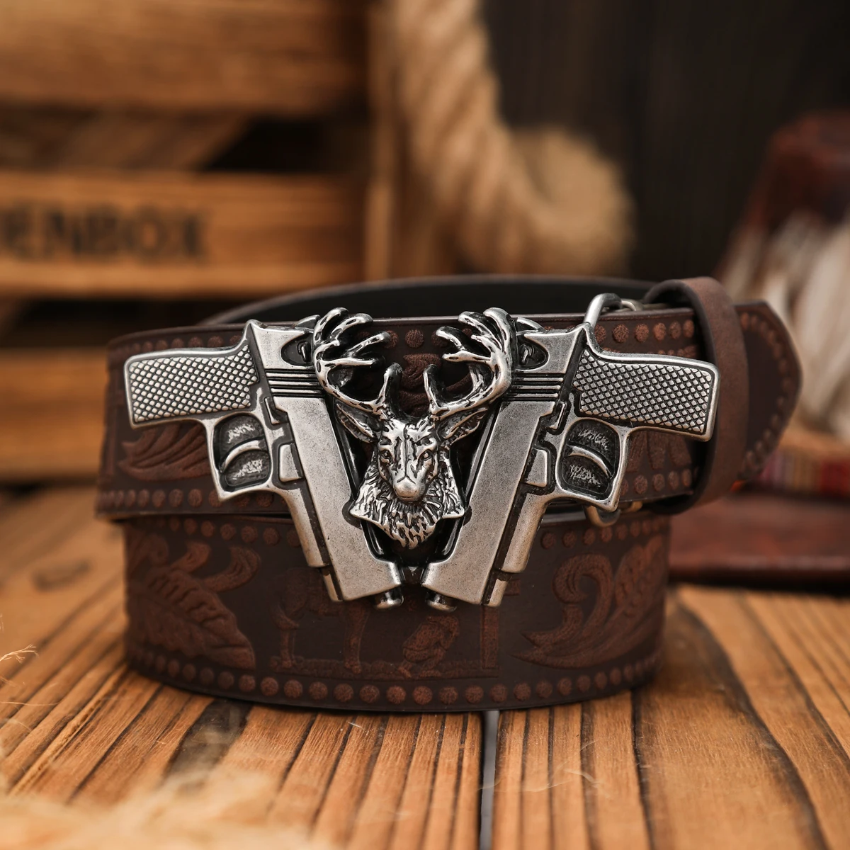 Ein PU-Gürtel im Western-Stil, geeignet für Männer und Frauen, ein einzigartiger Retro-Gürtel in Dunkelbraun (mit perforierten Nieten) – Detail 6