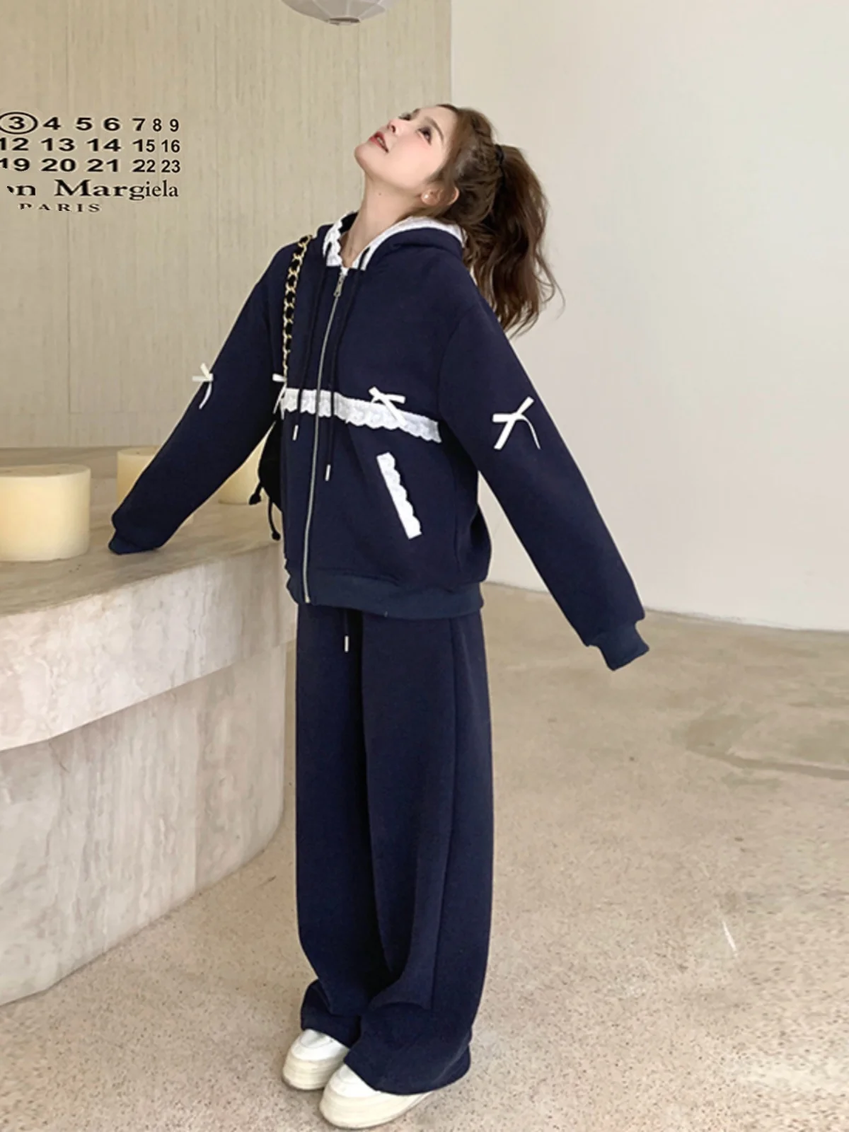 

Стильный комплект из кардигана с рюшами и капюшоном и широких брюк в стиле колледж для женщин, весна-осень 2025, новинка