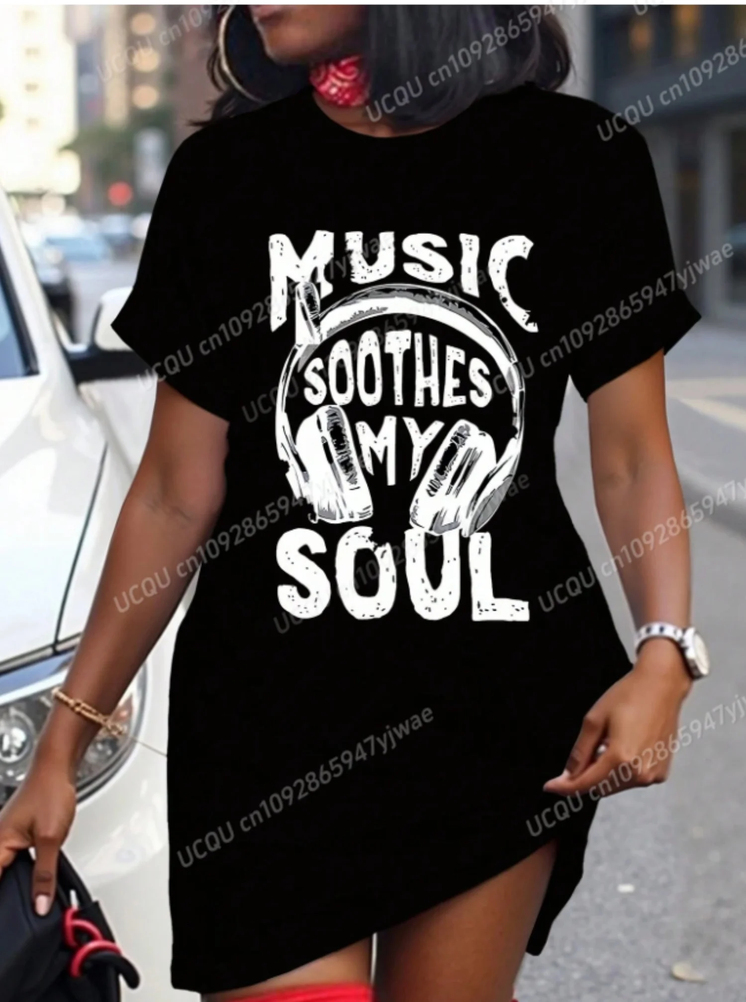 夏のポリエステル女性 Tシャツドレスルーズカジュアルミュージックソウルプリント O ネックレディ半袖プルオーバードレス女性服