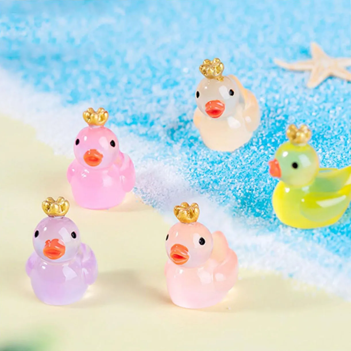 20pcs Mini Resin Ducks Glow in The DarkLuminous Random Color Tiny Duck with Crown Figures DIY Crafts for Fairy Garden Micro