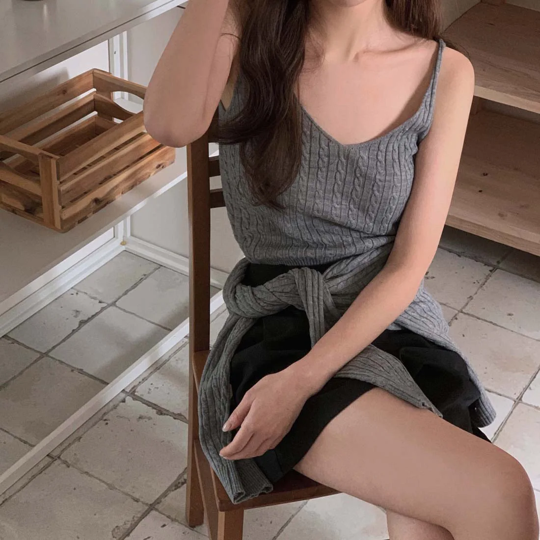 طقم قميص قصير وبسيط على الطراز الكوري وسترة صوفية متماسكة مكون من قطعتين، ملابس أنيقة