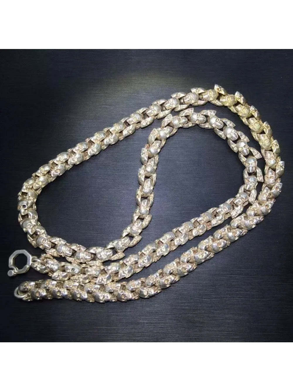 يتجمع الصين القلائد الفضية القديمة والجماجم والقلائد الفضية العرقية المصنوعة يدويًا قلادة رائعة على الموضة هدية شخصية للرجال