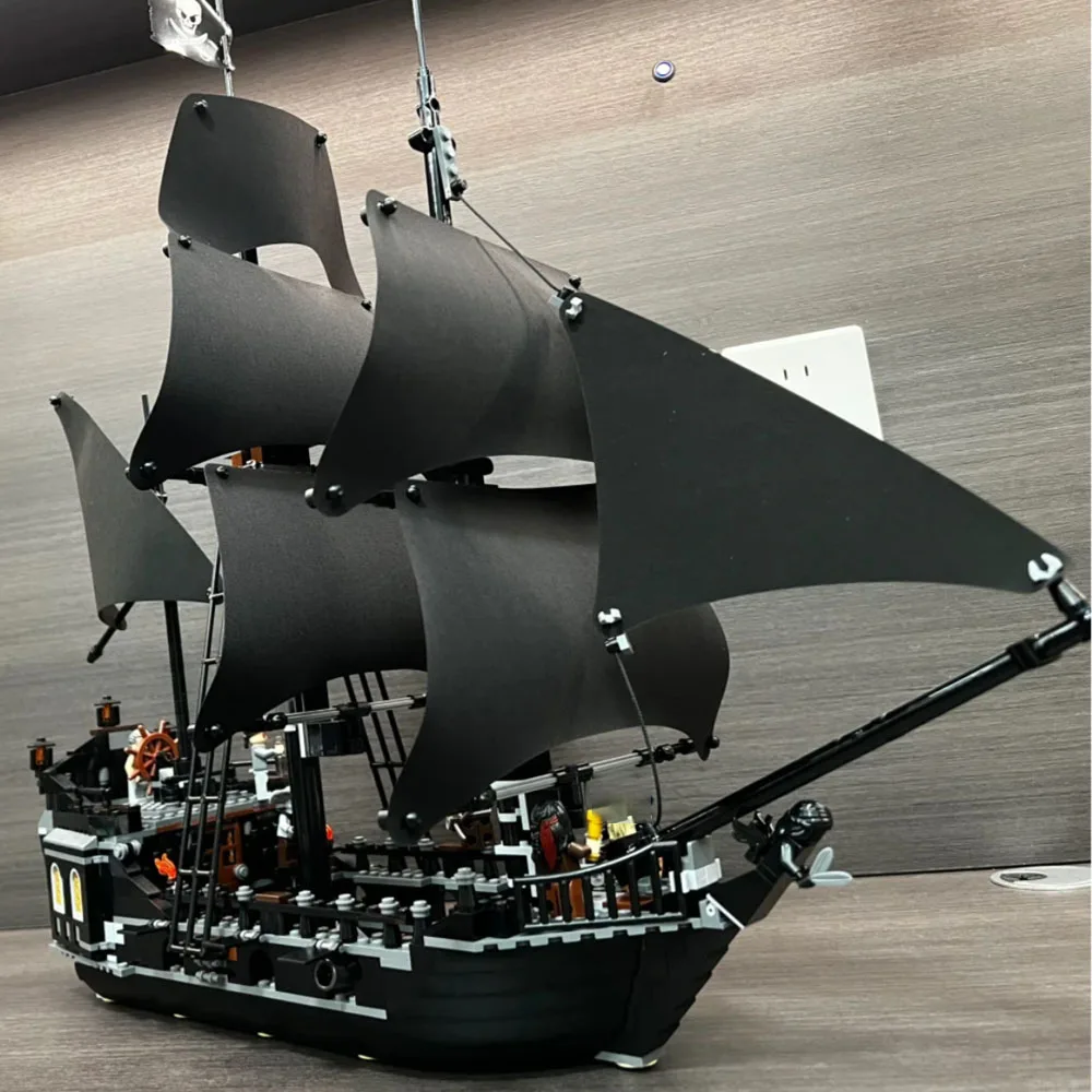 MOC Pirates Of The Caribbean Ship Revenge Warship Black Pearl Sailboat Building Block Bricks MOC 4195 Assembly Toys Kid Gift