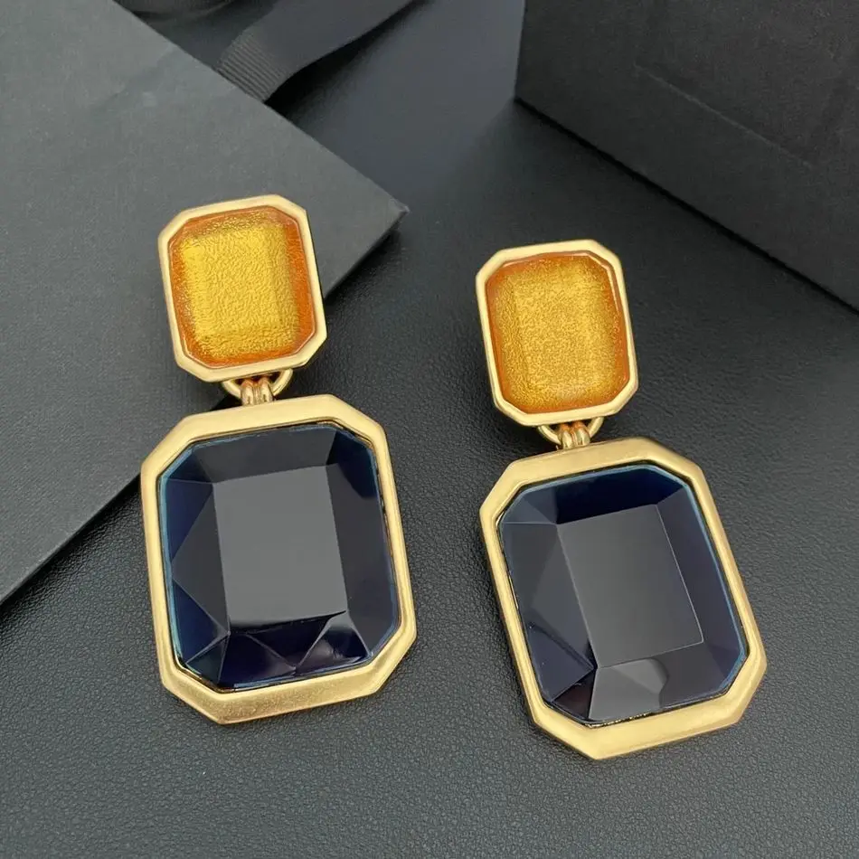 

2024 Fashion Famous Designer Brand Geometric Large Earring Ear Clip Women Luxury Jewelry Runway Trend