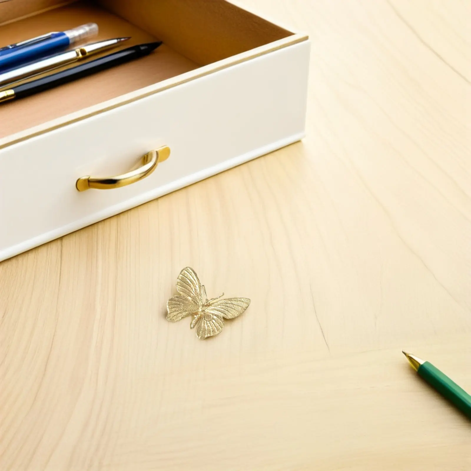 2Pcs Solid Brass Butterfly Cabinet Knobs Butterfly Drawer Handles for Kitchen Cabinets Wardrobe Drawers Dresser Cupboard Door