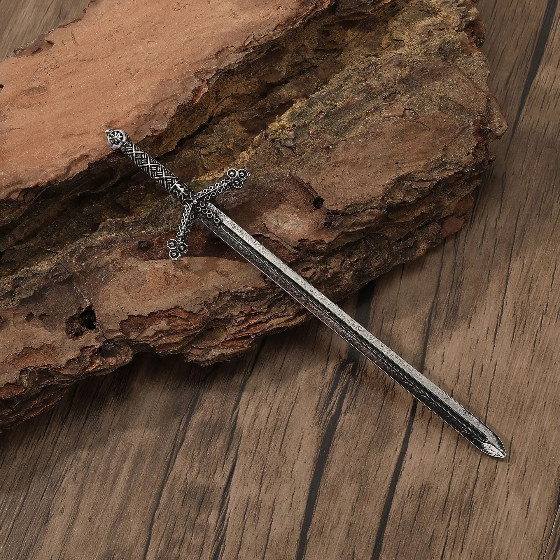 Niche Fashion Retro Viking Sword Women's Alloy Fashion Hair Clip Halloween Gothic Norwegian Style Holiday Party Headwear