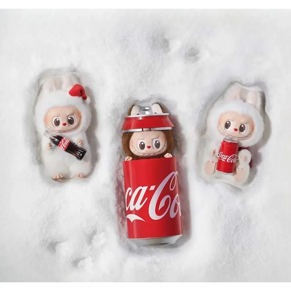 

[В наличии] Подлинная виниловая фигурка серии The Monsters Coca Cola, украшение для куклы, брелок Labubu, подвеска, Рождественский подарок