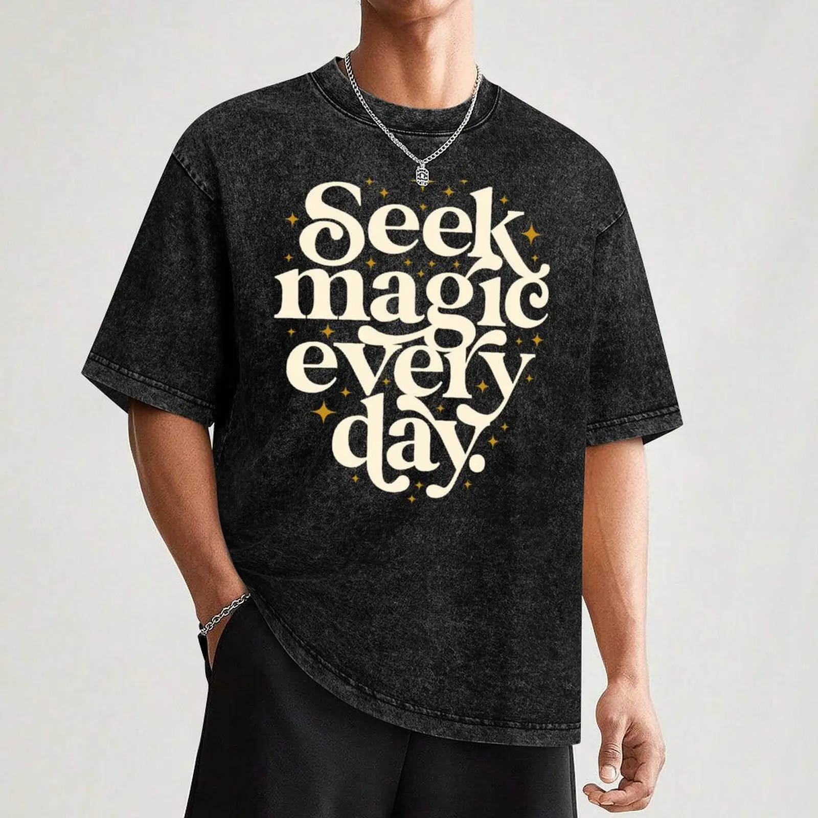 Seek Magic Every Day T-Shirt Sports Basic Short Sleeve T-Shirt