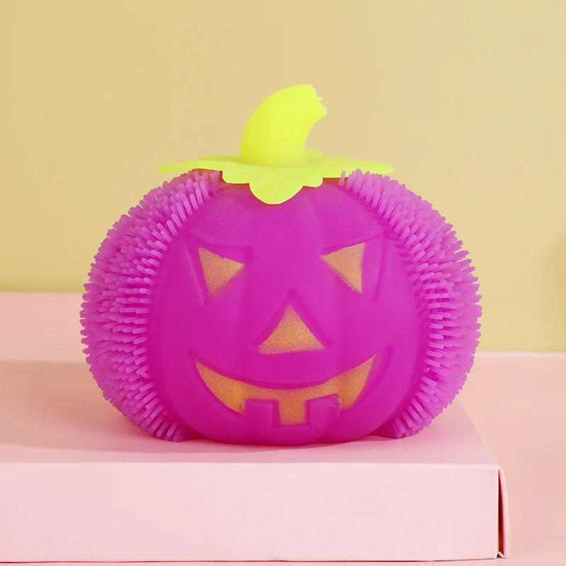 Halloweenowa Śmieszna Świecąca Dynia do Ściskania, Kulka z Futra, Zabawka Sensoryczna Antystresowa dla Dzieci