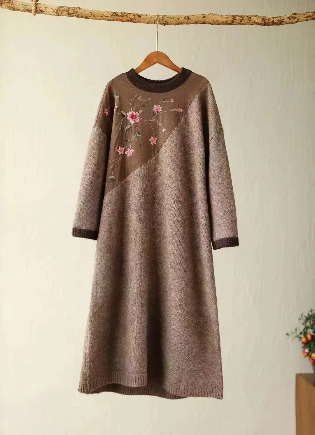 Women's long sweater Vintage embroidery O-Neck wool sweater winter dresses High qualit Oversize fashion knit sweater coat