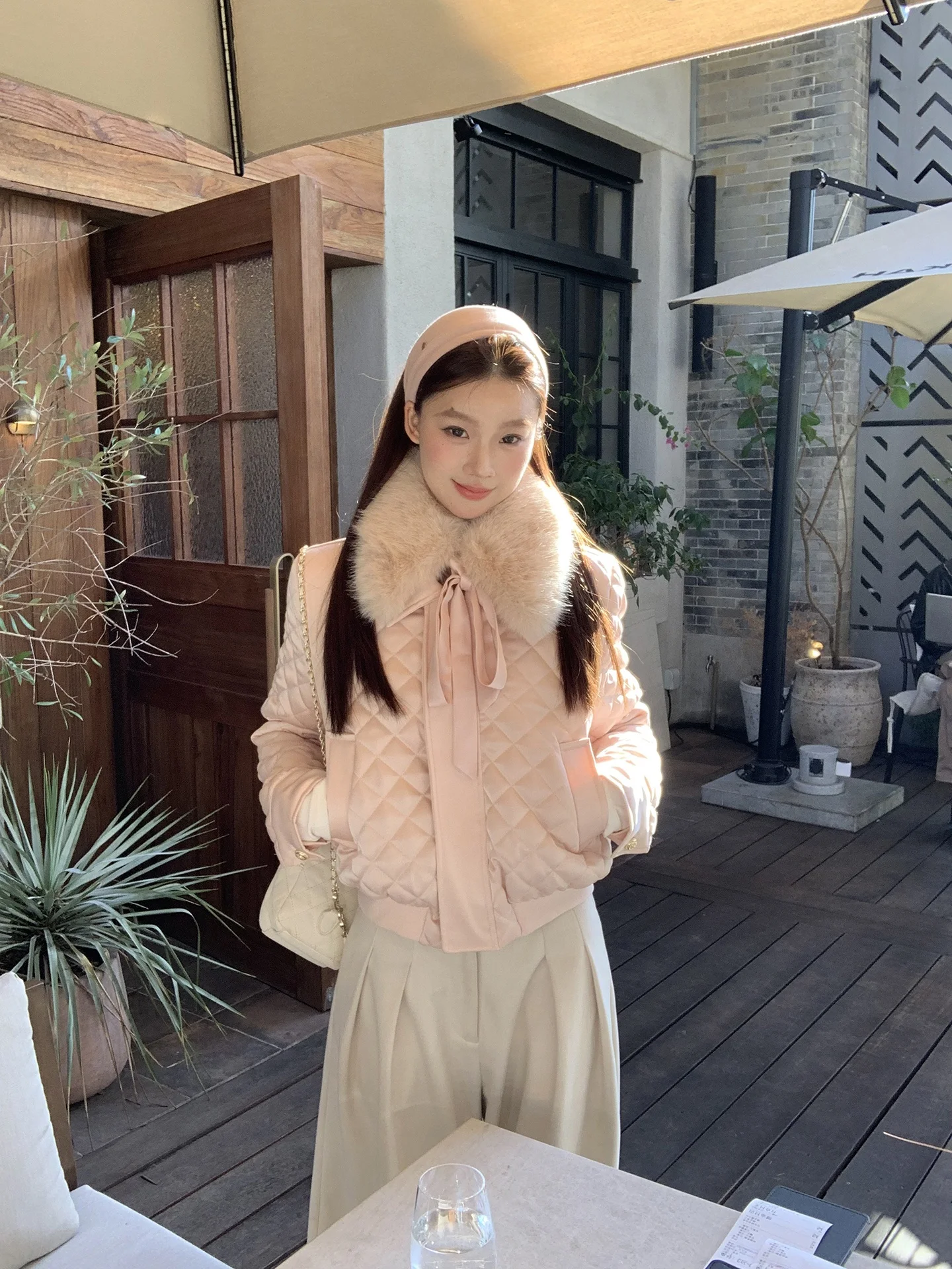 Lekka kurtka puchowa damska Sle Winter New 2025 różowa z futrzanym kołnierzem ciepła piękna zimowa odzież wierzchnia prosty krój długa