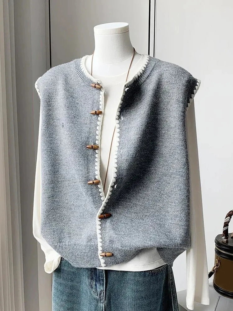 

Preppy Knit Sweater Vest Women Vintage Sleeveless Horn Button Casual Cardigan Autumn Winter Loose O Neck Student Sweet Cute Tops