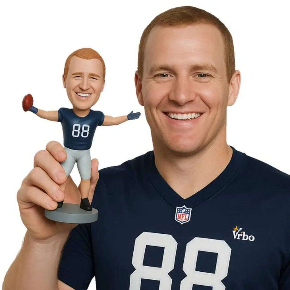 

Персонализированная фигурка-бобблхед из глины ручной работы по фото: футболист, подарок для тренера, коллекционный сувенир для спортивного фаната