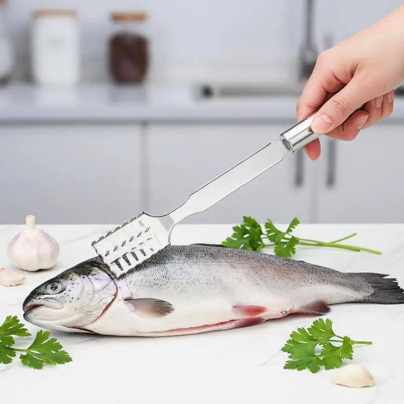 Stainless Steel Fish Scale Remover Ergonomic Serrated Sawtooth Fish Scaler No Mess Quick Fish Descaling Tool For Home Kitchen
