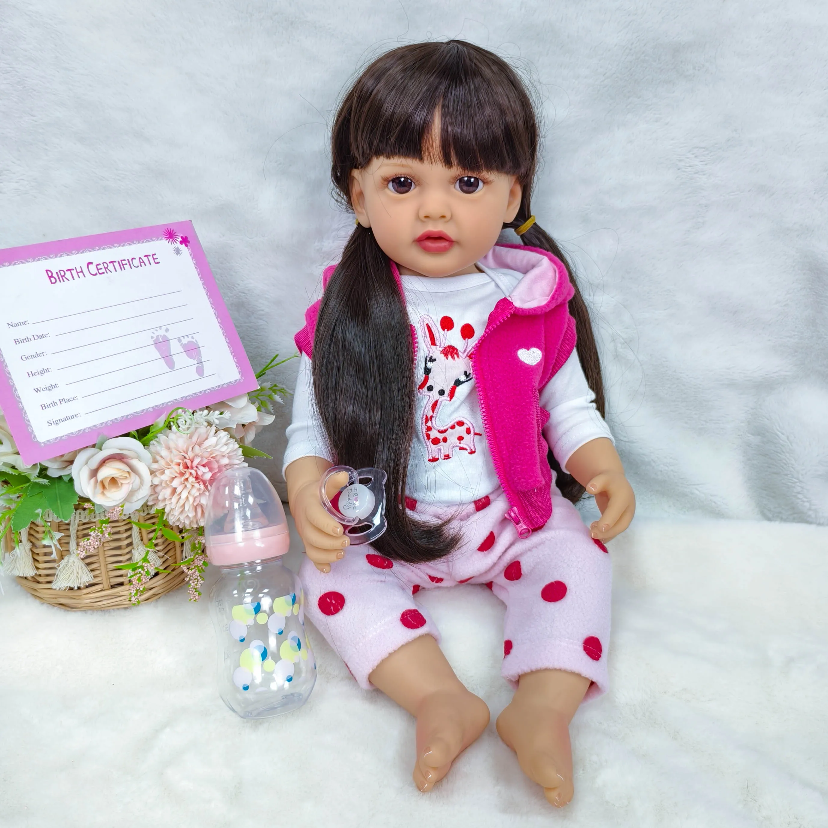 Muñeca Reborn Girl de 22 pulgadas, material de vinilo, pelo largo y liso negro, conjunto de ropa rosa, ojos exquisitos, poseible, caja de regalo