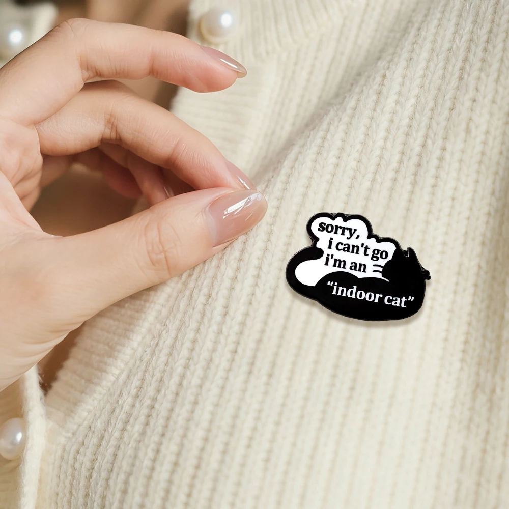 Lustige Katzen-Emaille-Pin „Tut mir leid, ich kann nicht gehen, ich bin eine Hauskatze“ Brosche Introvertierter Sozialangst-Abzeichen Schwarze Katze Schmuck Geschenk für Freunde – Detail 9