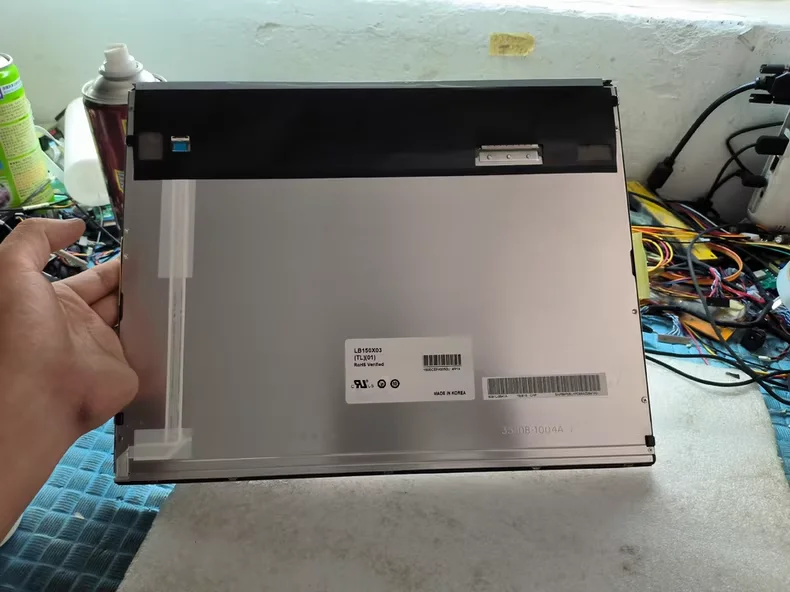 

15-дюймовая ЖК-панель дисплея LB150X03-TL01, проверка на складе показывает нормальное состояние.