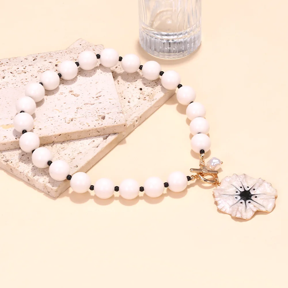 Fashion design sense handmade string candy beads oil flower pendant necklace bohemian hand splicing collarbone chain