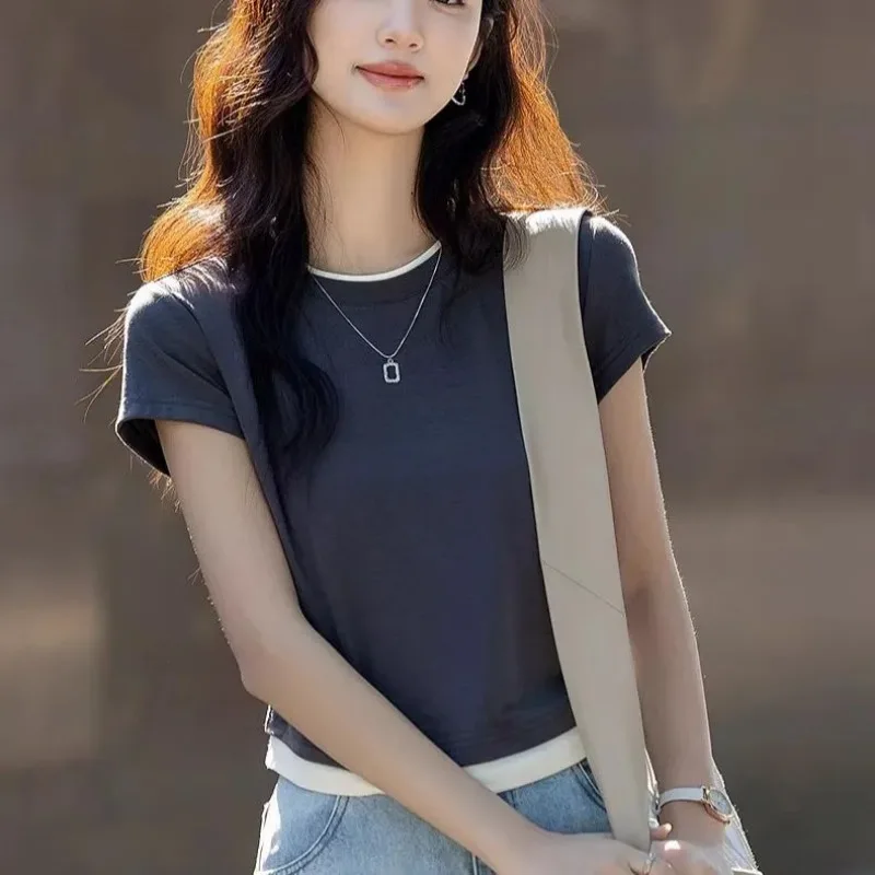 

Women's Commuter Style Contrast Trim Crew Neck T-Shirt 2026 Summer Slim Fit Short Sleeve Top