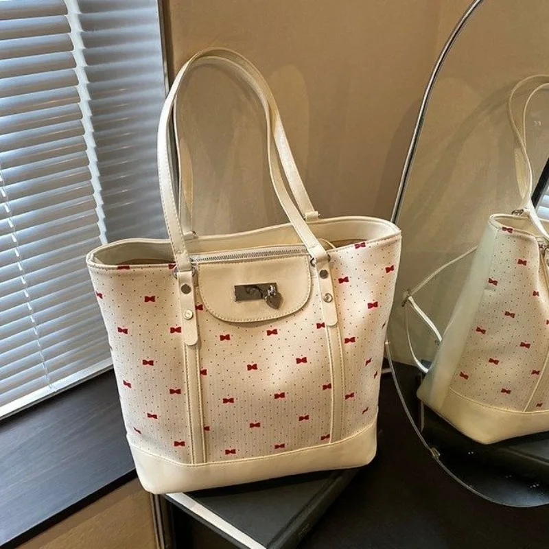 

Stylish Designer Paris Diaper Bag Women Luxury Leather Tote Large Capacity Elegant Crossbody Handbag For The Trendsetter