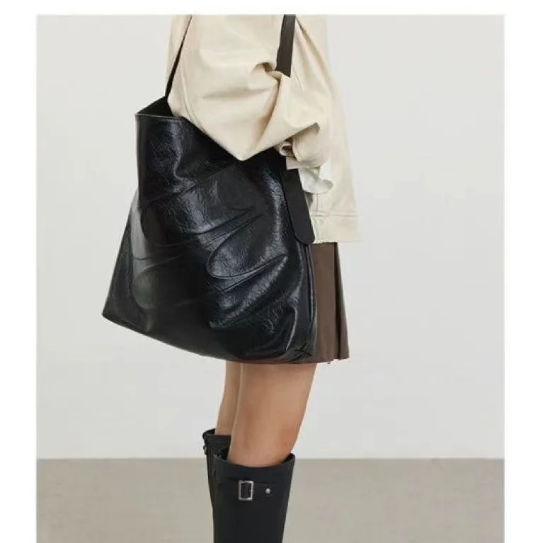 Black Minimalist Oil Wax Tote Bag Large Capacity PU Handbag Pad Clothing Storage Bag Stylish Cool Men Women Street Shoulder Bag