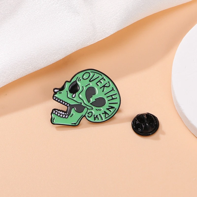New Style Green Skull Drop Oil Alloy Brooch Pin Badge Unisex Casual Fashion DIY for Clothes Bags Hat T-shirt Jeans Decoration