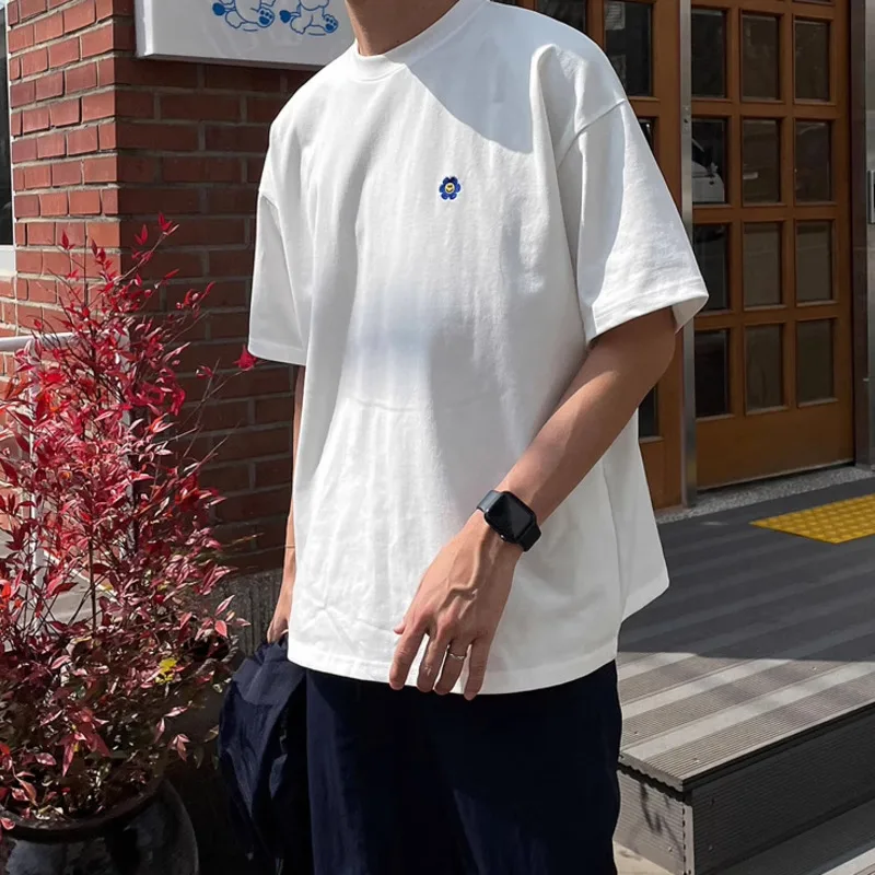 

Summer Short Sleeved T-shirt Men Fashion Casual T-shirt Men Streetwear Korean Loose Flower Embroidered T Shirt Mens Top M-2XL