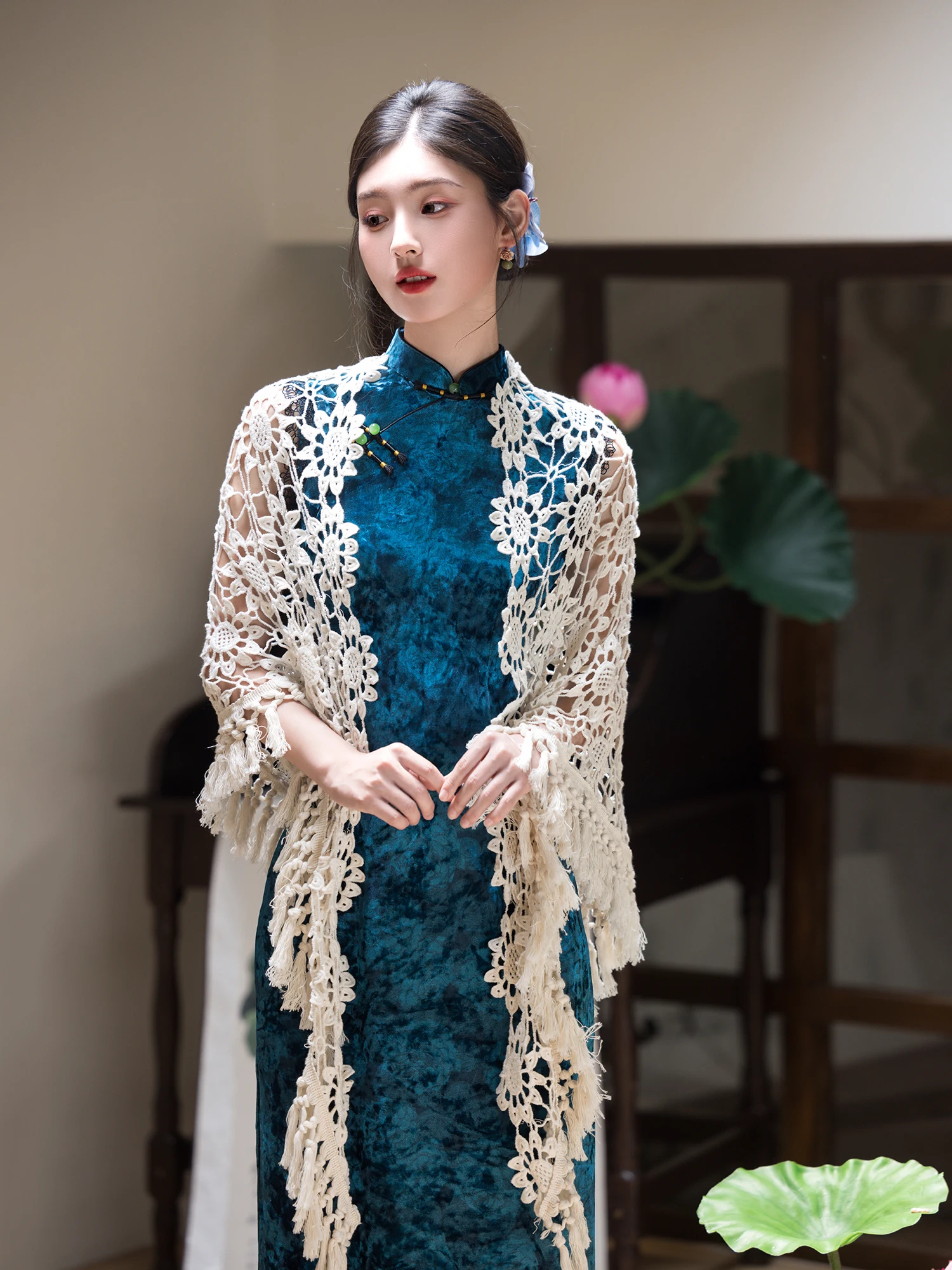 ブルーベルベットチャイナドレス若い女の子の新しい中国風ドレスノースリーブ秋冬シーズン通気性のあるロースリットミディドレス