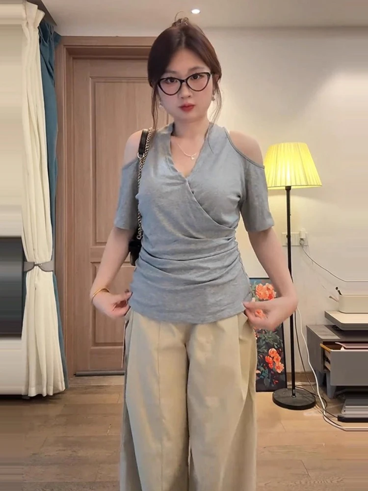 

Футболки Spicy Girl, однотонные плиссированные топы с v-образным вырезом, короткими рукавами и открытыми плечами, новинка лета 2025, женские тонкие футболки, женская одежда