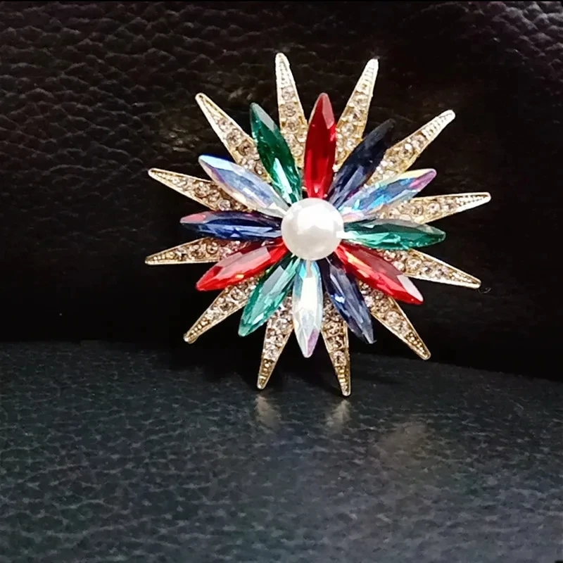 

Colorful Crystal Sunflower Brooches for Women Suit Scarves Buckle Rhinestone Pearl Jewerly Plant Metal Pins Clothing Accessories