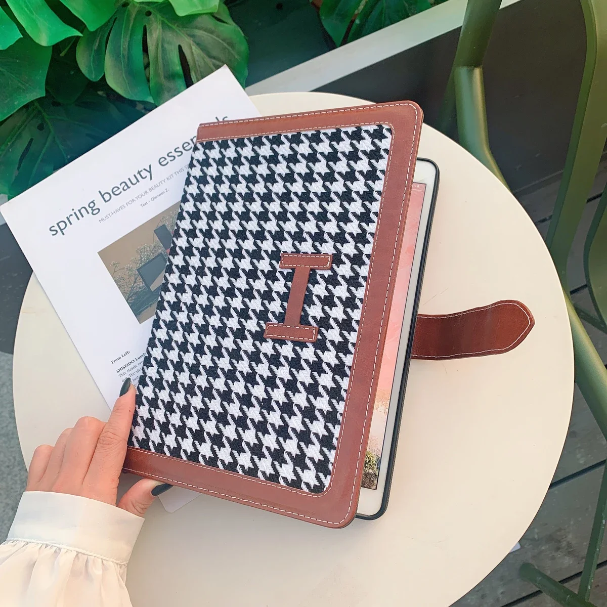 Houndstooth Case with Clasp for IPad 7th 8th 9th 10th Generation 10.2 10.9 Inch Cover for Ipad Pro 11 10.5 Air 4 3 2 1 Mini 6 5