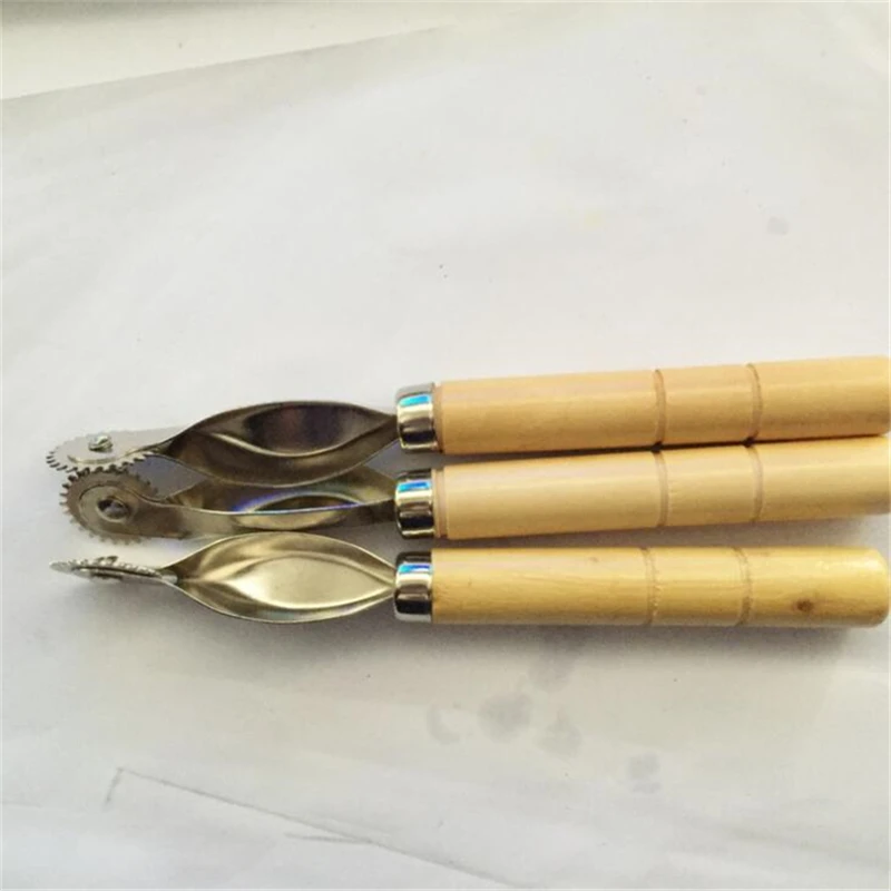 Sewing Tool Kit With Wood Handle Practical Serrate Edge Pattern Tracer Tracing Wheel Tailor Stitch Marker New Arrival