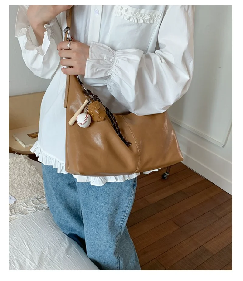 

Caramel Soft Leather Shoulder Tote Bag with Baseball Charm, Women's Casual Purse with Adjustable Strap for Everyday Use Handbag