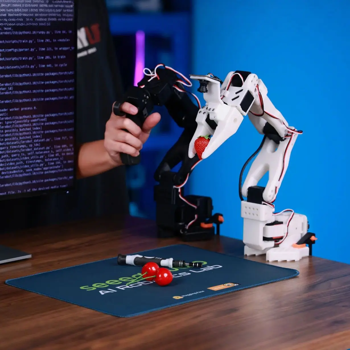 AI Arm Servo Motor Kit Imitation Learning Robotic Arm Open Source SO-ARM101 Pro Low-Cost for Hugging Face LeRobot (Assembled)