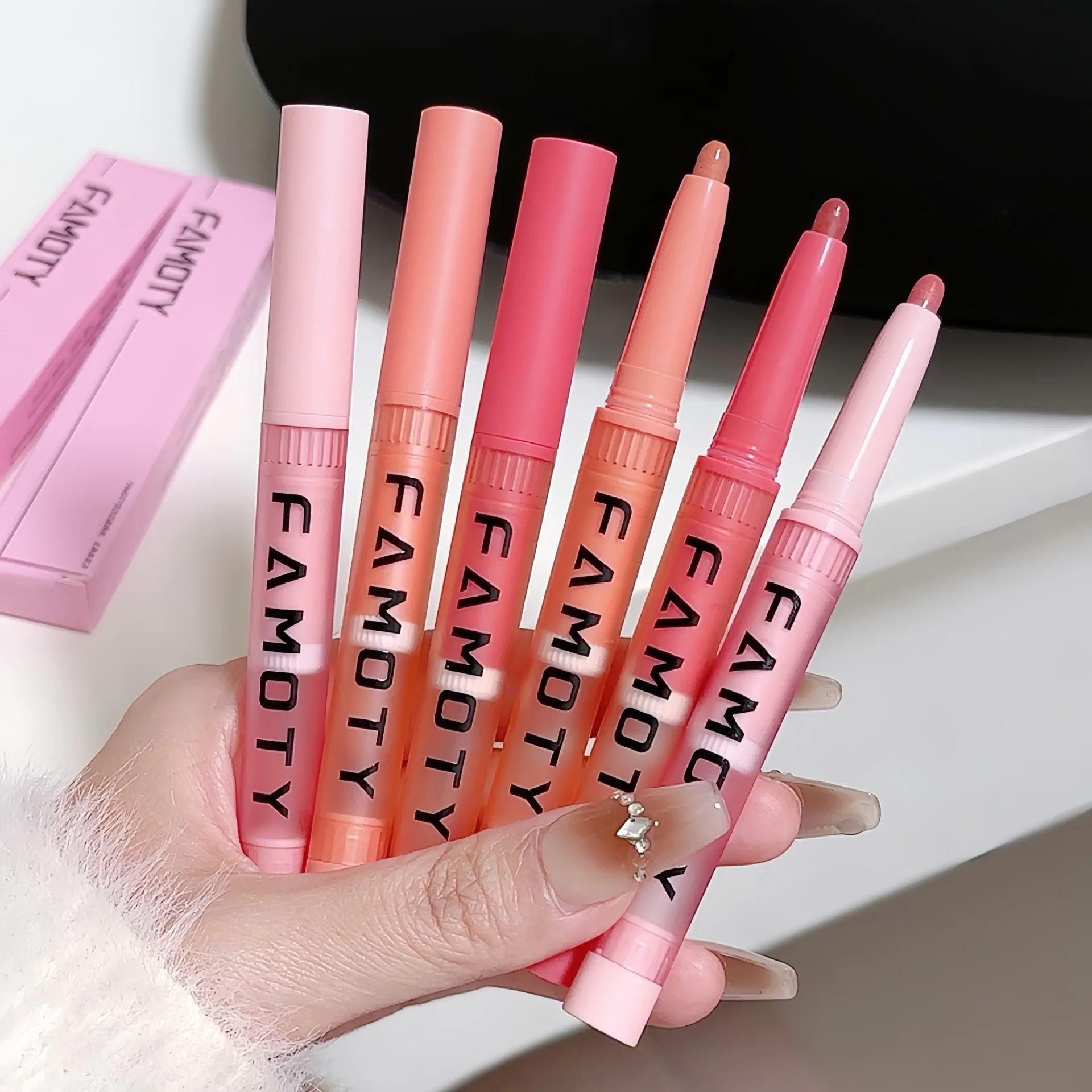 Matita per labbra opaca impermeabile Penna per rossetto viola nudo Penna per labbra in velluto opaco Contorno Trucco Labbra duraturi sexy Cosmetici
