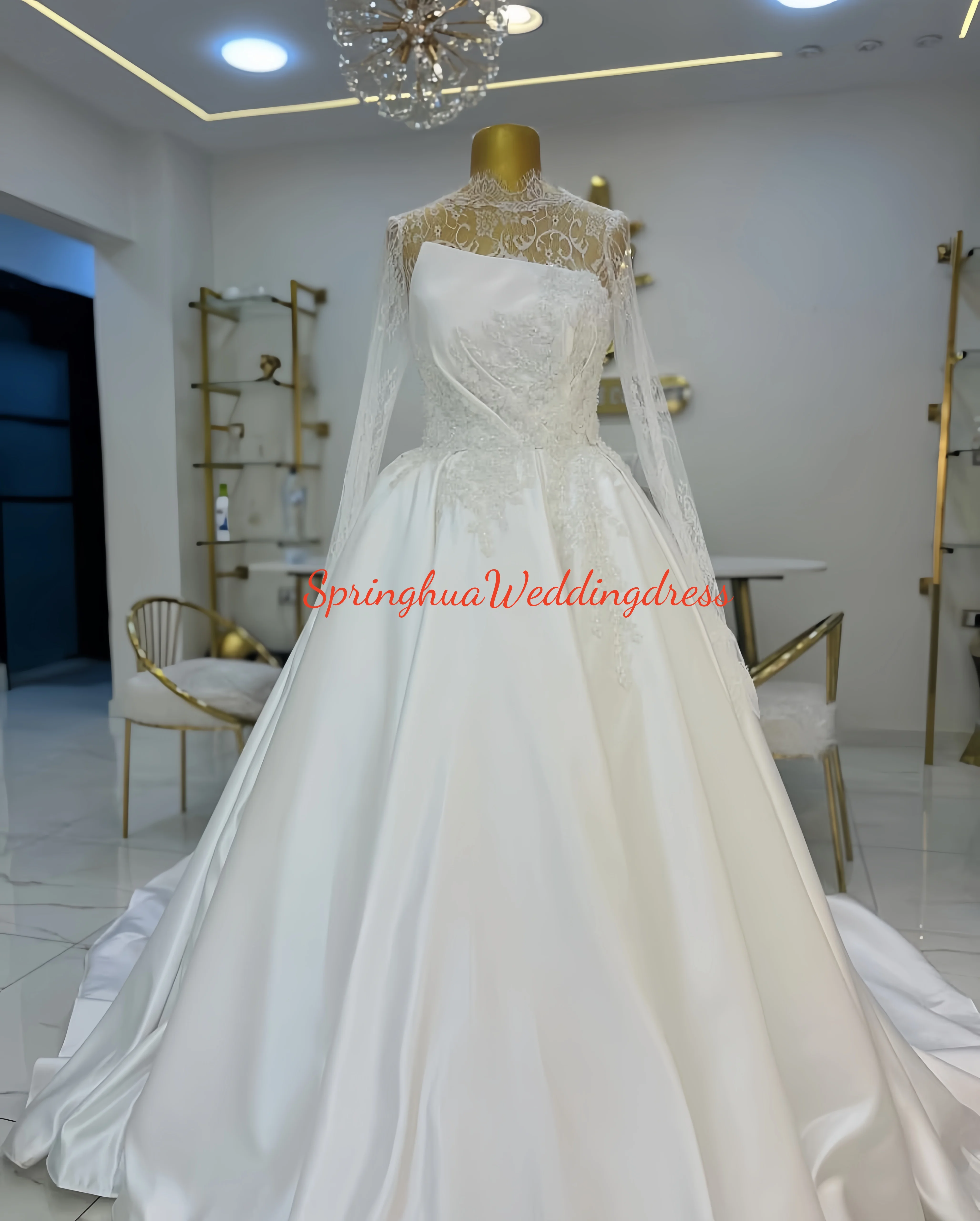 

Custom-made high-neck lace patchwork, decal and beaded wedding dresses, long-sleeved church foyer wedding dresses for brides
