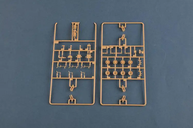 Hobby Boss 82952 1/72 Scale 15U175 TEL of RS-12M1 Topol-M ICBM Complex Model Kit