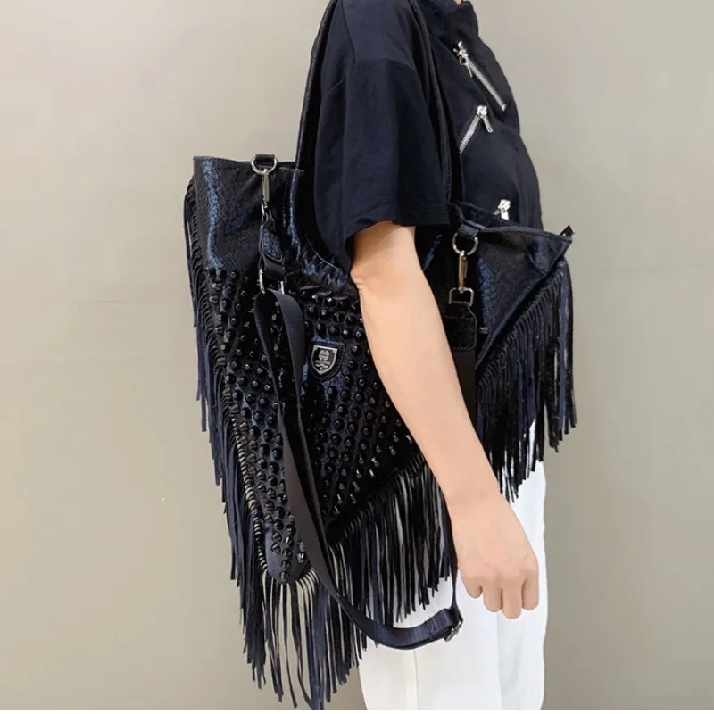 Fashion Punk Shoulder Bags for Women Cool Trendy Rivet Crossbody Bag Chic Design Tassel Harajuku Handbag Сумка Bolso Mujer