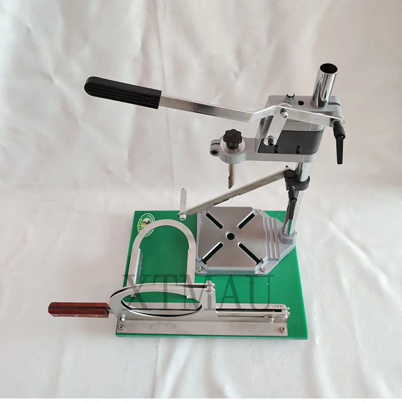 آلة فتح ثقوب جوز الهند اليدوية أدوات المطبخ فتاحة قشرة جوز الهند