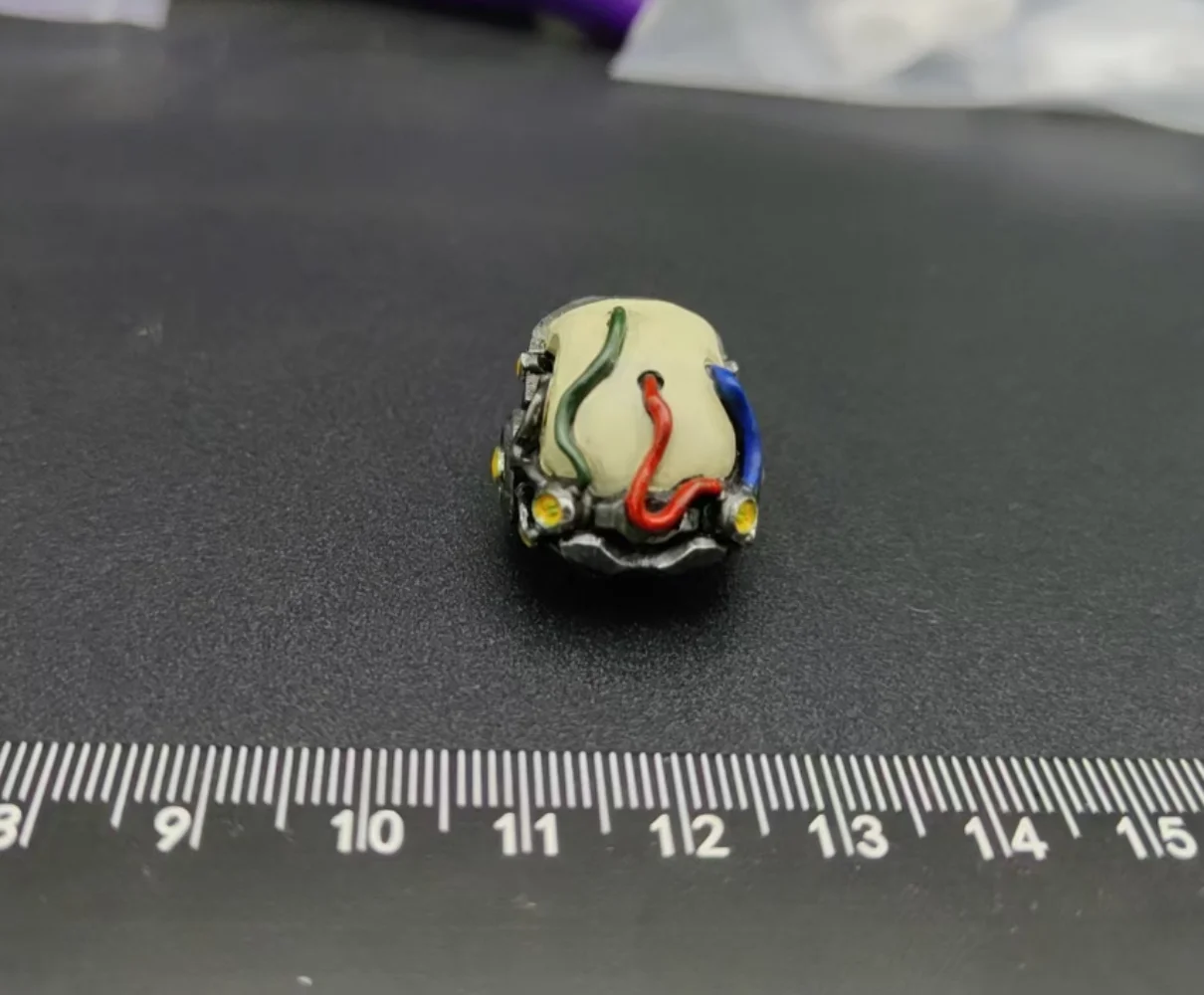 Modello in scala 1/12 con testa di teschio scolpita E1 (colore ferro profondo) per 6''mezco, vtoys,nwtoys