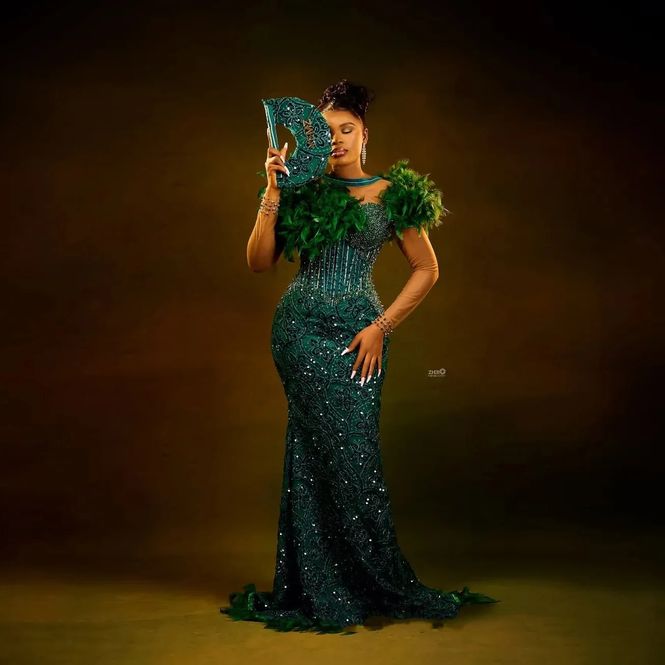 

Luxury Emerald Green Prom Dress Beaded Feather Long Sleeves Aso Ebi Formal Dress Mermaid African Prom Gowns Illusions Elegant