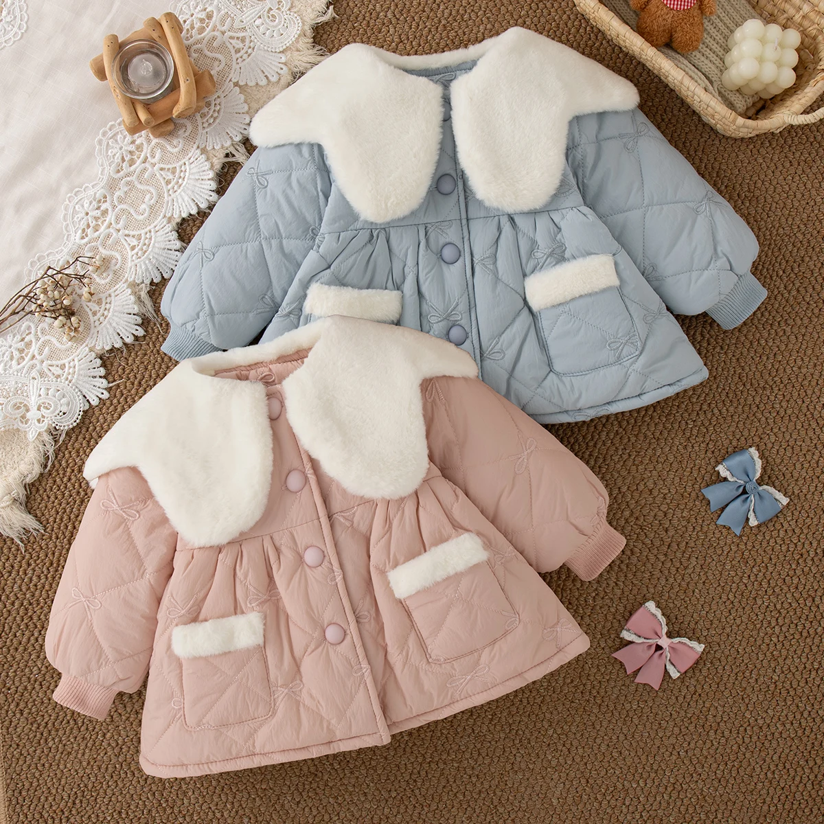 

Зимняя элегантная одежда для девочек для фотосессии, пальто для маленьких девочек, розовое хлопковое пальто с плюшевым воротником и карманами с бантом