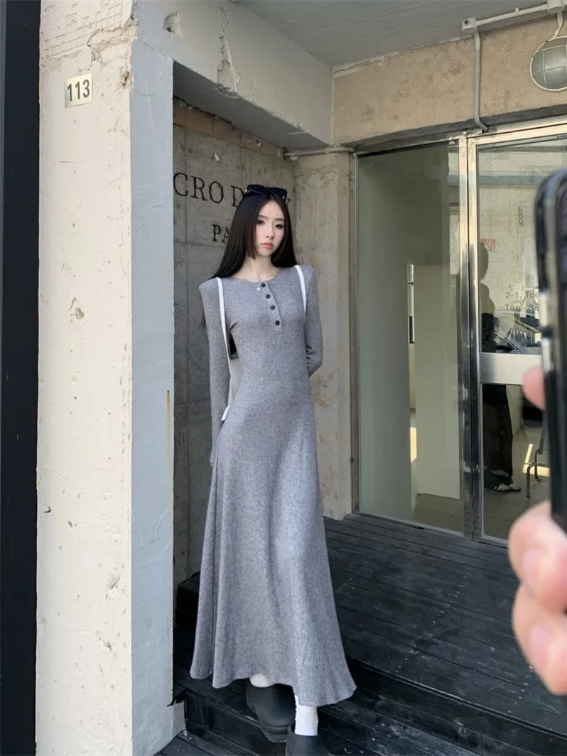 

Gray Round Neck Long Sleeved Knitted Dress For Women In Autumn Slim And Tight Fitting Long Dress